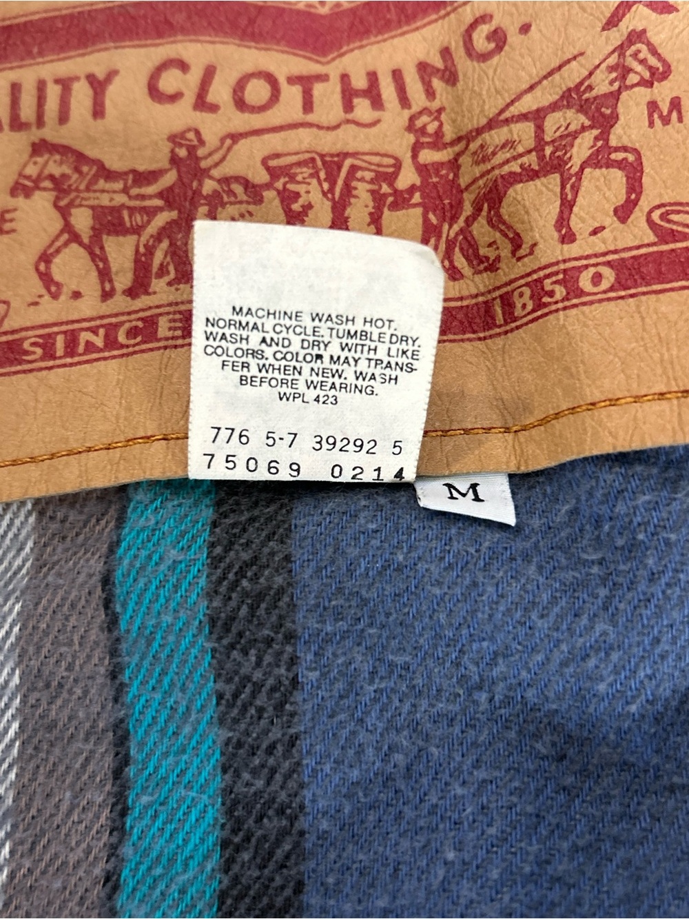 Vintage Levi's Men's Dark Blue Denim Blue Plaid Jacket - Picture 15 of 15